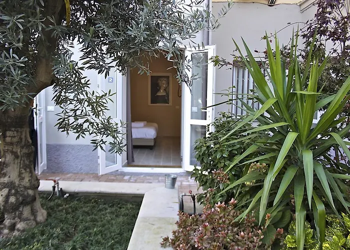 ゲストハウス B ＆ B レオナルド ロー