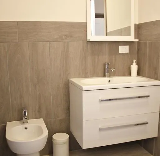 ゲストハウス B ＆ B レオナルド