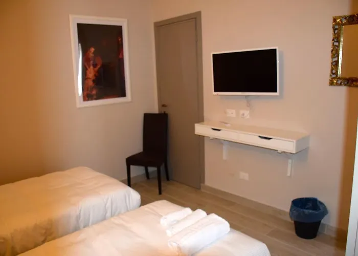 B ＆ B レオナルド ゲストハウス 3*