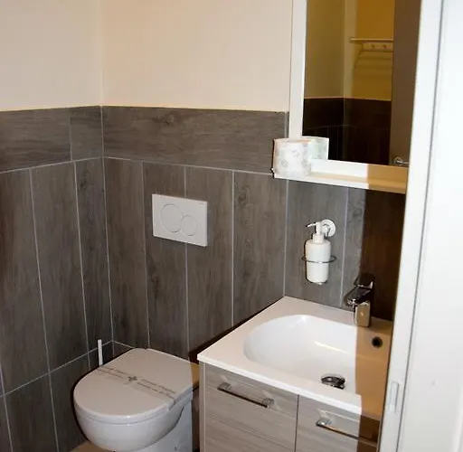 ゲストハウス B ＆ B レオナルド ロー