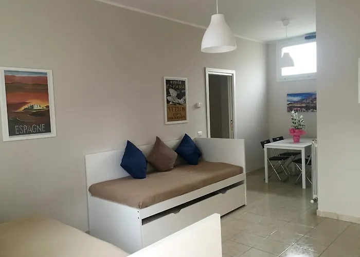 B ＆ B レオナルド 3* ロー