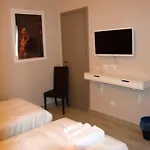 B ＆ B レオナルド ゲストハウス 3*