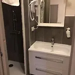 B ＆ B レオナルド ゲストハウス
