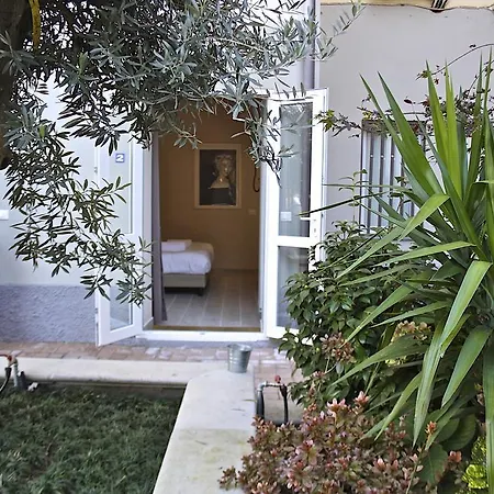 Guest house Leonardo Rho