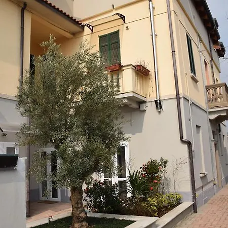 Leonardo Pensjonat Rho